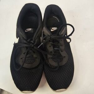 Nike Tanjun Black White Sneakers Sz 9 Womens Walking Activewear  Streetcore S069
